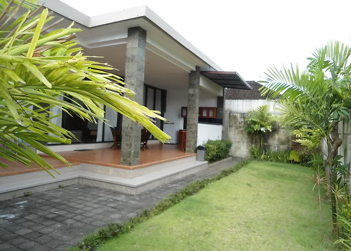 Arya Guest house 3*