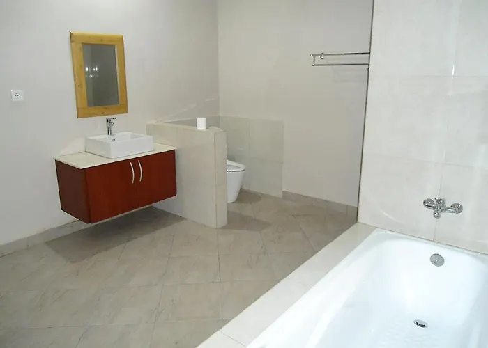 Arya Guest house