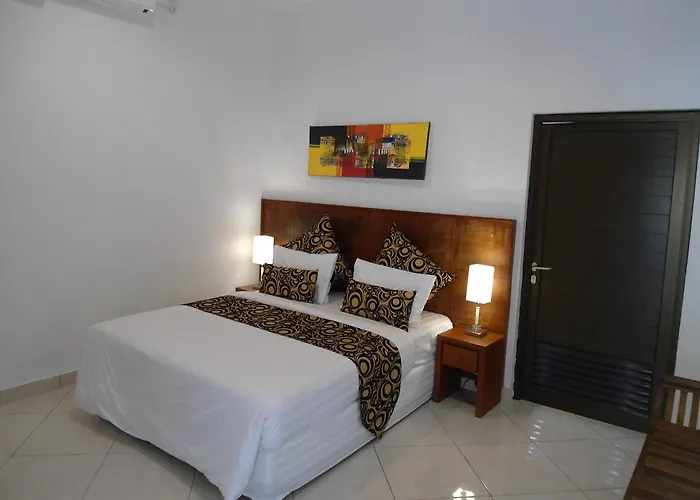 Arya Guest house